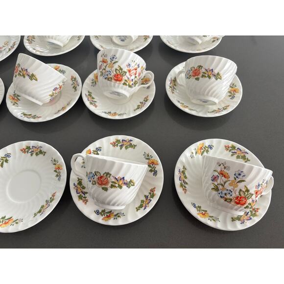 AYNSLEY COTTAGE GARDEN FINE BONE TEA CUP/SAUCER SET OF 8-TOTAL 20 PIECES - Picture 6 of 16